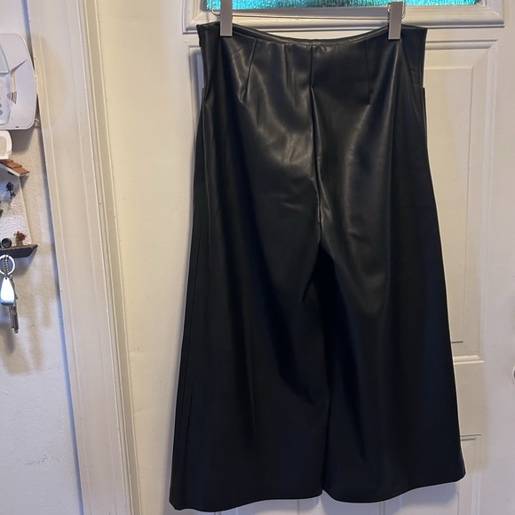 T Tahari Womens Faux Vegan Leather Cropped Wide Leg Pant Black  Sz12 Side Zipper - Picture 11 of 12